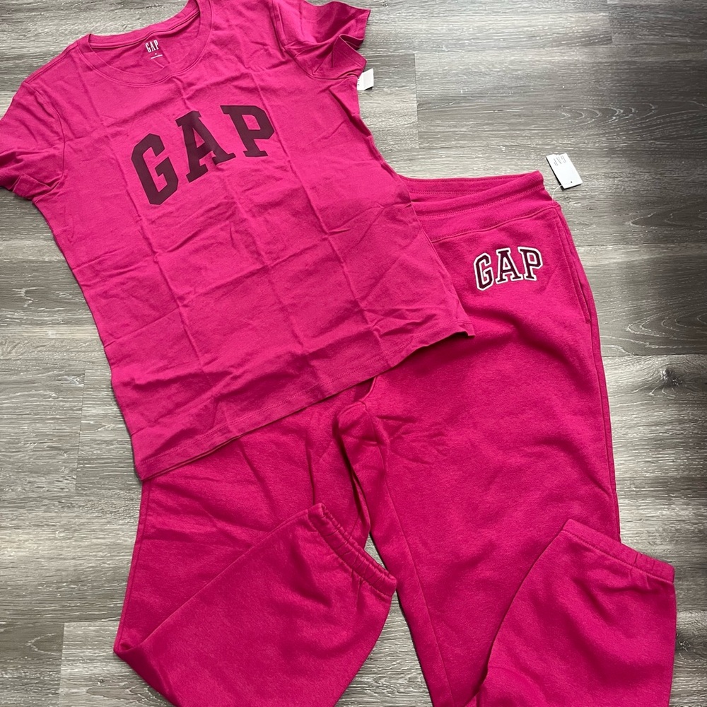 GAP Womens Pink Fleece Jogger & Short Sleeve Top 2 Pc Set Logo M L New
